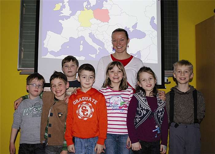 Gemeinsam entdecken die Kinder auf einer virtuellen Reise die Welt.  Privat