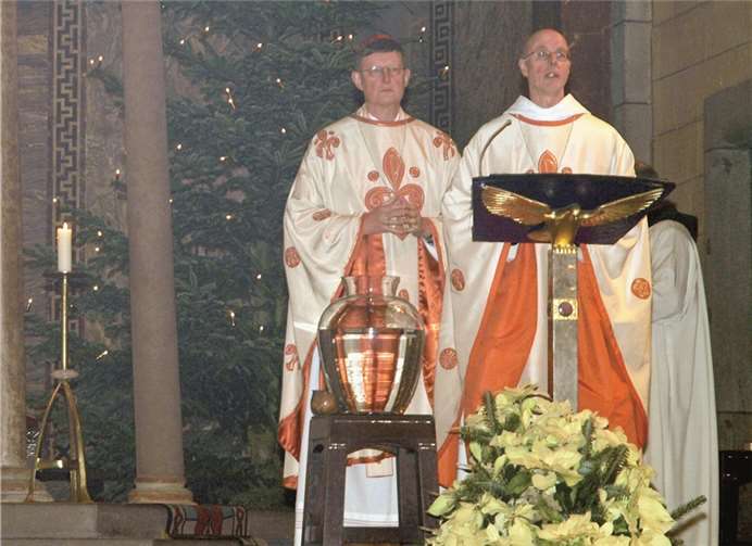 Gemeinsam feierten Rainer Maria Kardinal Woelki, Erzbischof von Berlin und Abt Benedikt Müntnich OSB vom Kloster Maria Laach mit rund 50 Politikern und Klosterbesuchern das Festhochamt.privat