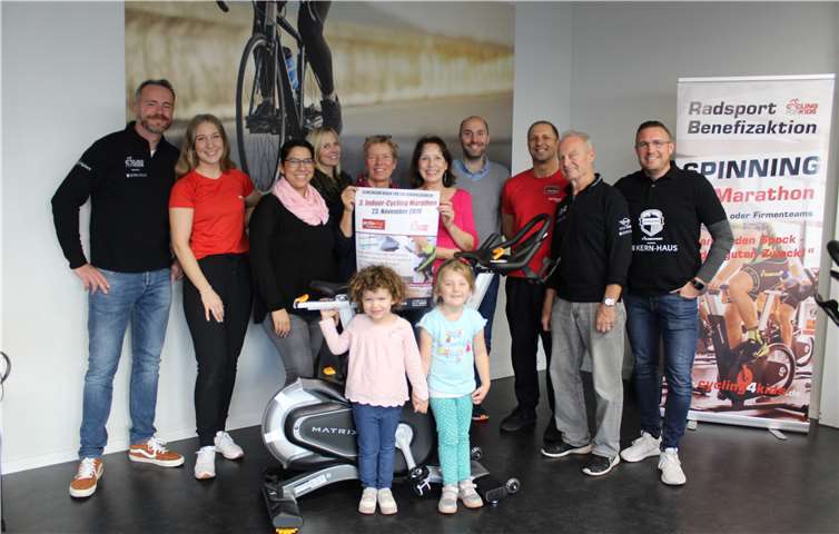 Gemeinsam freuen sich der Förderverein der Kinderstagesstätte (in Gründung), die Vertreterinnen der Grundschule Remagen, das Team von Cycling for Kids und das Team von actiwita auf einen erfolgreichen Spendenmarathon. Foto: privat