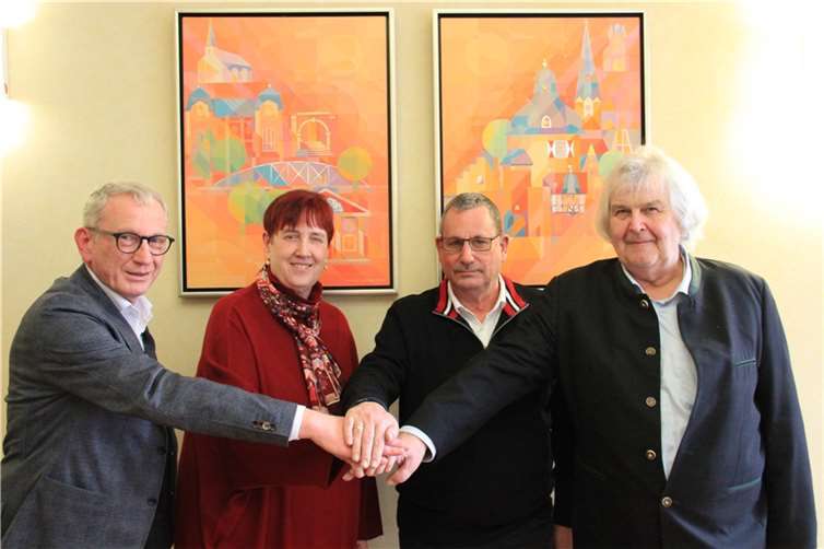 Stiftung Bethel investiert 5,5 Millionen Euro Gemeinsam für die neue Kita: (von links) Guido Orthen, Dr. Johanna Will-Armstrong, Reinhold Röse und Kay Andresen. Foto: GS