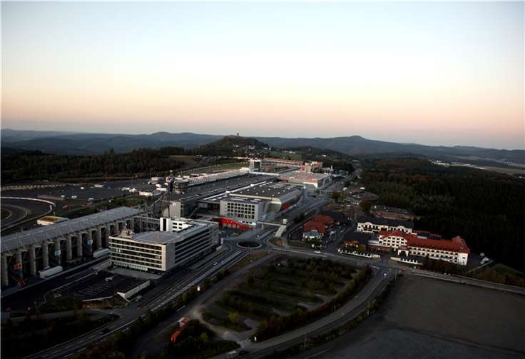 Gemeinsam gegen Raser und Falschparker! Foto: Nuerburgring-Betriebsgesellschaft-mbH
