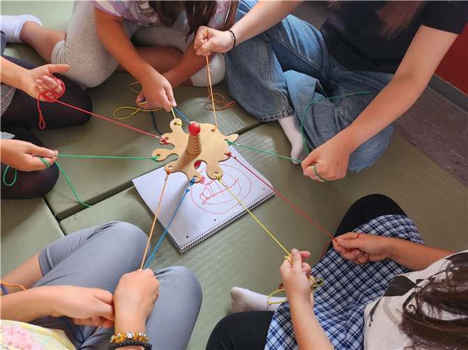 Gemeinsam geht’s am besten.  Foto: AEB