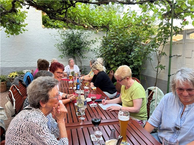 Gemeinsam genoss man schöne Gespräche.  Foto: Werner Zimmer