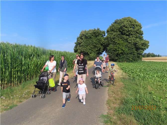 Gemeinsam ging es zum zum Metternicher Spielplatz.  Foto: Kita Kunterbunt