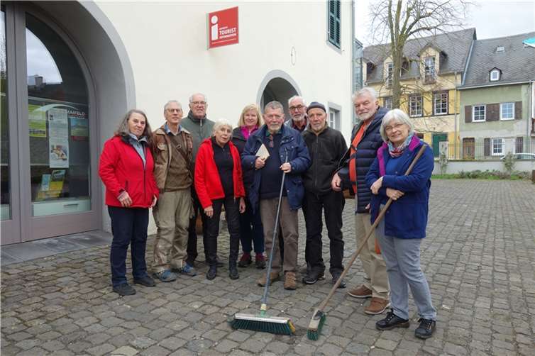 Gemeinsam hat man die Stadt wieder in neuem Glanz erstrahlen zu lassen.  Foto: Manfred Becker
