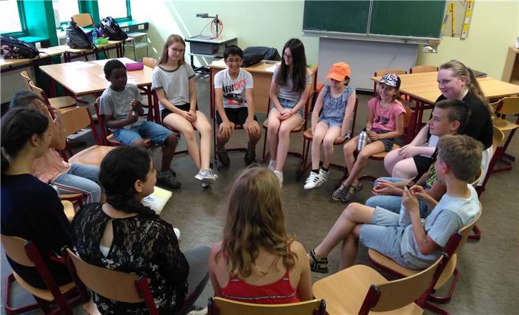 Gemeinsam lernt es sich am besten: Die Grundschüler konnten viel aus den vorbereiteten Workshops der Neuntklässler mitnehmen.Fotos: privat