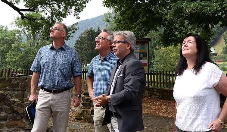 Gemeinsam mit Günter Kern, Jochen Schneider, Michelle Wittler und Heiko Wittler besuchte Uwe Bruchhäuser die Gemeinde Dausenau. privat