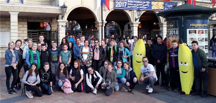 Gemeinsam mit Jugendlichen aus Sinzig und Bad Breisig hatte sich die Gruppeaus Remagen auf den Weg in den Europa-Park gemacht, wo ein erlebnisreicher Tag wartete. privat