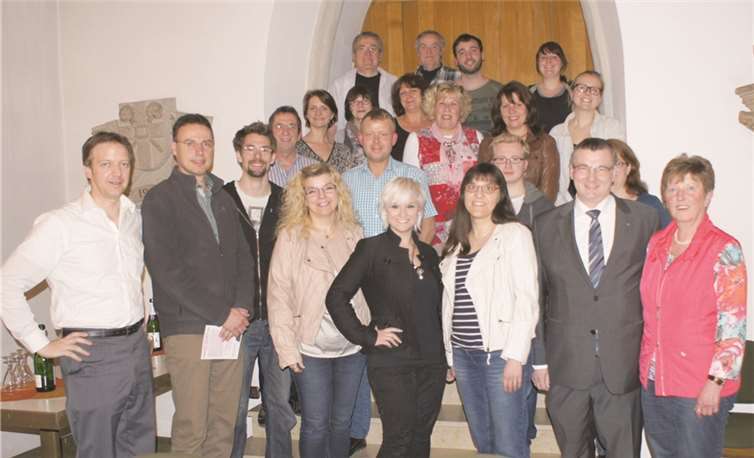 Gemeinsam mit Landrat Dr. Alexander Saftig (2.v.r.) trafen sich erstmals die Ansprechpartner der Theatergruppen im Landkreis Mayen-Koblenz. privat