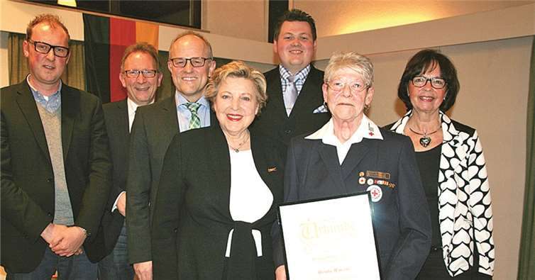 Gemeinsam mit MdB Erwin Rüddel und der Schirmherrin zeichneten der Vorstand der Unkeler CDU Ursula Winzen aus. DL