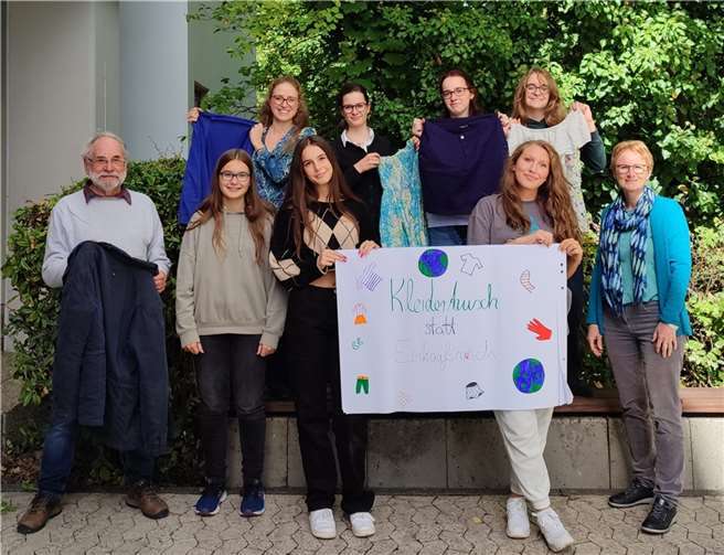 Gemeinsam mit dem HoT und der Fairtrade-Gruppe Sinzig organisiert die Nachhaltigkeits AG des Rhein-Gymnasiums eine Tausch-Party.  Foto: Fairtrade-Gruppe Sinzig