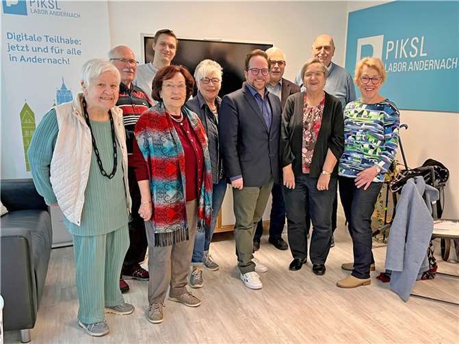 Gemeinsam mit dem Kreisseniorenbeirat besuchte der Erste Kreisbeigeordnete Pascal Badziong das PIKSL Labor in Andernach.  Foto: Kreisverwaltung MYK/Pascal Badziong