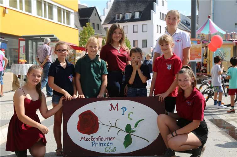 Gemeinsam mit dem Prinzenclub Meckenheim und ihren Adjutanten freut sich Saskia Ranocha auf eine tolle Session.Foto: StF