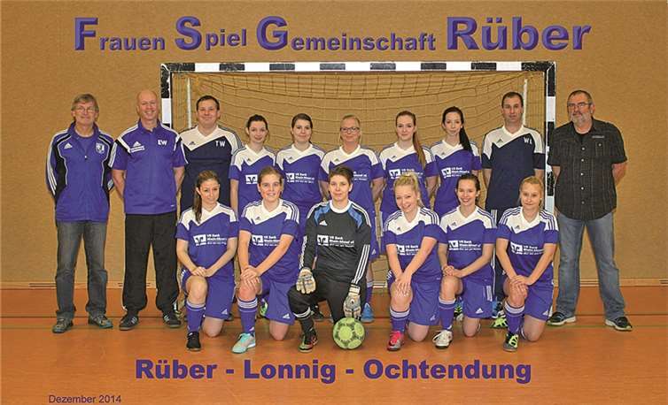Gemeinsam mit den Akteurinnen des TuS Lonnig und des SV Rüber spielen die Ochtendunger Fußballerinnen in einer Frauenspielgemeinschaft. In der Vorrunde der Saison 2014/15 trainierten und spielten sie in Rüber, die Rückrunde wird in Ochtendung absolviert. Derzeit rangiert das FSG-Team gemeinsam mit drei weiteren Mannschaften auf Platz 6 der Kreisklasse. Am Samstag, 21. Februar, 16 Uhr, steht in Ochtendung ein erstes Testspiel gegen die SG Andernach an. privat