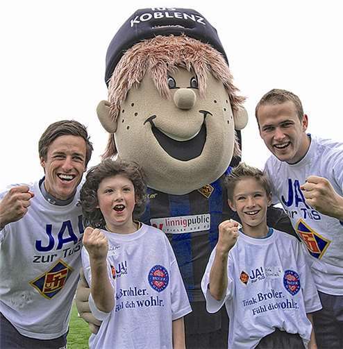 Gemeinsam mit den Profis trainieren - darauf hatten die jungen Kicker sich riesig gefreut. privat