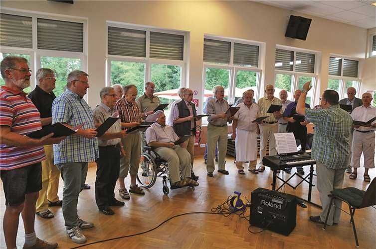 Gemeinsam mit den Sangesfreunden aus Bonn-Lengsdorf gaben die Meckenheimer am Sonntag ein kleines Konzert.StF