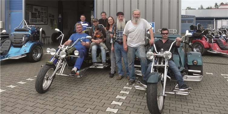 Gemeinsam mit den Unternehmern aus der Carl-Zeiss-Straße starteten die Tschernobyl-Triker Mendig einen Tag der offenen Tür. SF