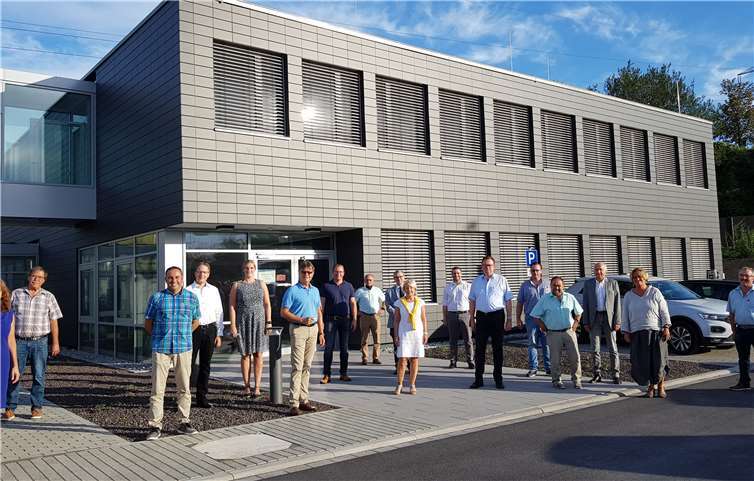 Gemeinsam mit ihrem Vorsitzenden Georg Moesta besichtigte die CDU-Kreistagfraktion das neue Verwaltungsgebäude der Kreislaufwirtschaft Mayen-Koblenz.Foto: privat