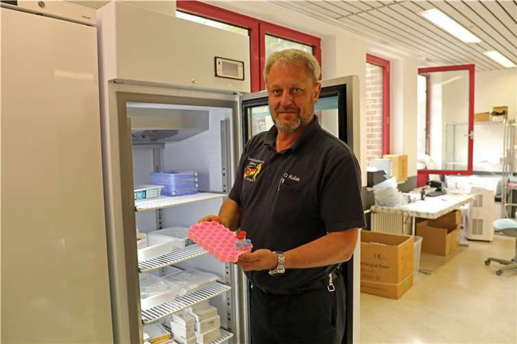 Gemeinsam mit seinem Team hat Impfkoordinator Olav Kullak fast zehn Monate das Impfzentrum in der Koblenzer CGM Arena betrieben. Mehr als 111.000 Impfungen wurden in dieser Zeit dort durchgeführt. Foto: Stadt Koblenz/Egenolf