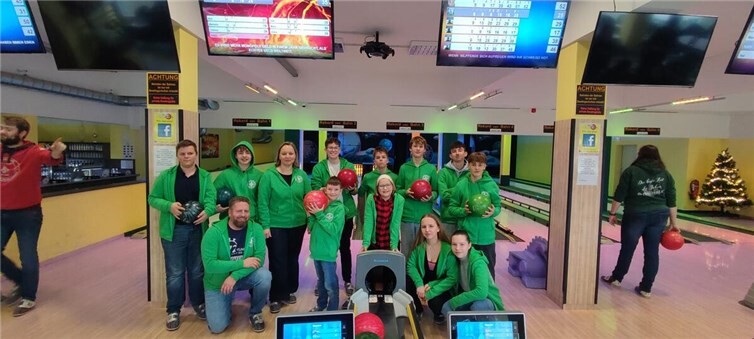 Gemeinsam mit vielen anderen Gruppen (rund 80 Kinder und Jugendliche) folgte der Schützennachwuchs aus Altendorf-Erdorf am 14. Dezember der Einladung und verbrachte eine gute Zeit mit Bowling, Austausch und vorweihnachtlicher Stimmung. Foto: privat