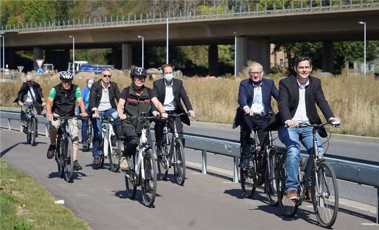 Gemeinsam radelten alle für die klimaneutrale Landesgartenschau 2022. Fotos: KG