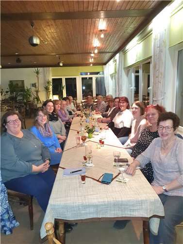 Gemeinsam schwelgte man in Erinnerungen.  Foto: privat