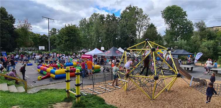 Familientag am Quendelberg begeistert Groß und Klein Gemeinsam stark: Vereine, Ehrenamtliche und Stadt machten das Fest möglich. Fotos: Stadt Montabaur | Bürgerverein Montabaur