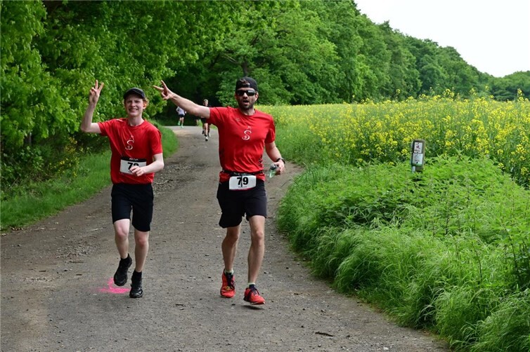 Gemeinsam unterwegs beim FlottRun; Finnian Schmitt und Georg Puth