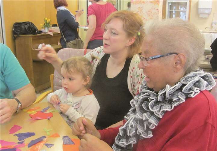 Gemeinsam verbrachten Eltern, Kinder und Senioren einen schönen Nachmittag.  privat