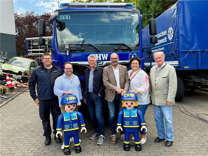 Gemeinsam verschaffte man sich einen Eindruck von der Vielfalt der Aufgaben des THW.  Foto: privat