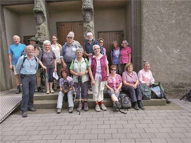 Gemeinsam wanderten die Sonntagswanderer durch das Brohlbachtal.privat
