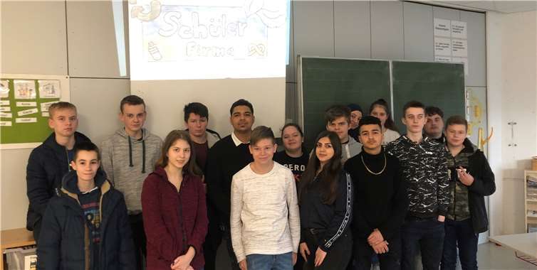Gemeinsam werden Projekte für das laufende Schuljahr geplant. Foto: GvB Sekundarschule Swisttal
