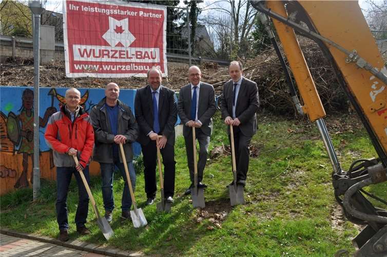 Gemeinsam wider den Starkregen: (v.l.) Marco Roth (Erftverband), Peter Daube (Stadt Meckenheim), Heinrich Schäfer (Erftverband), Bürgermeister Bert Spilles und der Technische Beigeordnete, Heinz-Peter Witt.Stadt Meckenheim