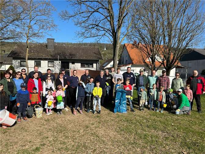 Erfolgreicher „Dreck-weg-Tag“ Gemeinsam wurde aufgeräumt. Foto: privat