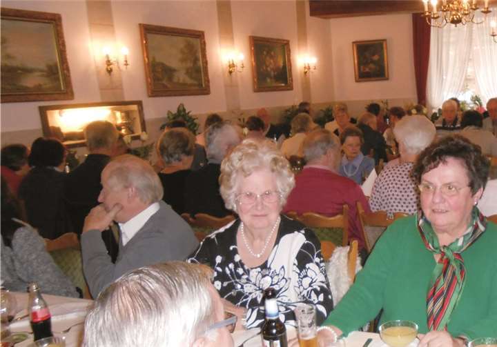 Gemeinsam wurde das Andernacher "Nationalgericht" Döppekooche genossen. Vor, während und nach dem Essen gab es immerzu viel zu erzählen. privat