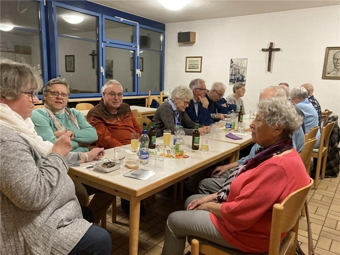 Gemeinsam wurde der Döppekooche genossen.  Foto: Irmgard Hammes