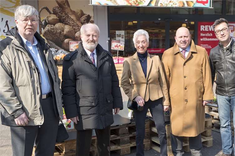 Gemeinsam wurde der Lebensmittelmarkt besucht.privat