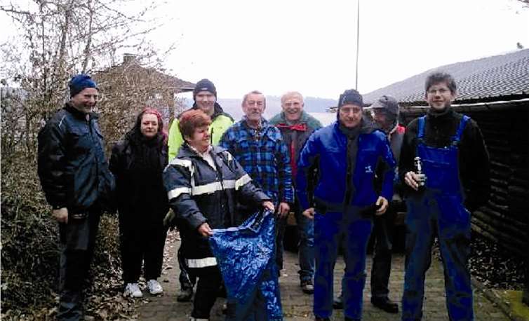 Gemeinsam wurde der Ort von allem Unrat befreit. Privat