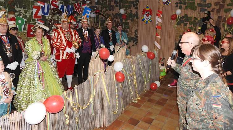 Gemeinsam wurde im Anschluss gefeiert.