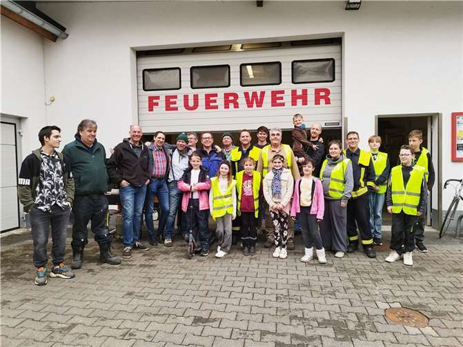 Gemeinsam wurde in Bengen aufgeräumt.  Foto: privat