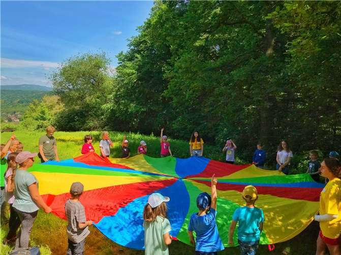 Gemeinsam wurden aufgaben gelöst, um den Schlüssel vom Maskottchen zu finden.  Foto: privat