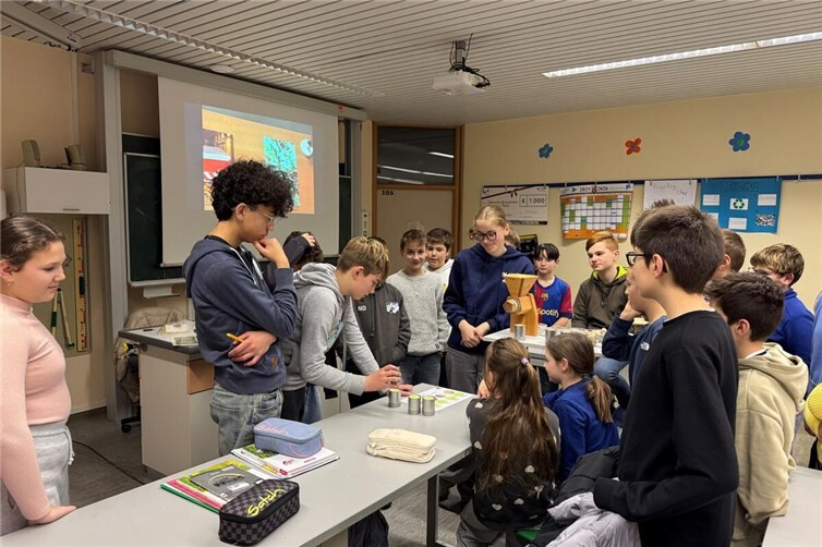 Gemeinsam wurden die Getreidesorten bestimmt.