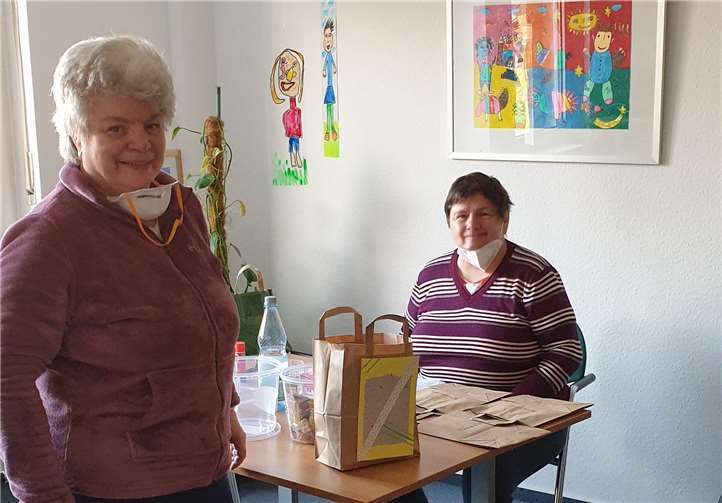 Gemeinsam wurden die Tüten gepackt. Foto: privat