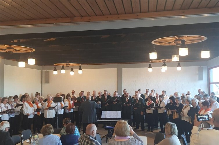 Gemeinsamer Auftritt der Löffler-Chöre