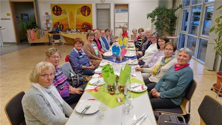 Gemeinsamer Quizznachmittag bei den kfd-Pfarrgruppen Heimbach-Weis und Gladbach.Foto: privat