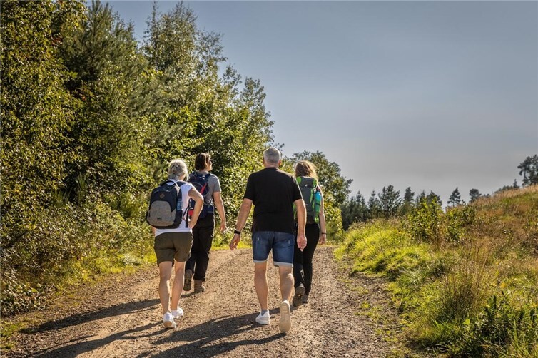 Gemeinsamer Spaziergang durch die schöne Natur
