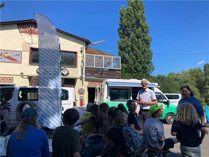 Gemeinsames Eisessen als Dankeschön für die Leistungen.