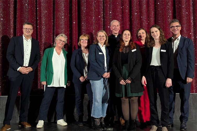 Gemeinsames Feiern des 50-jährigen Bestehens der katholischen Schwangerschaftsberatung der Caritas Neuwied.