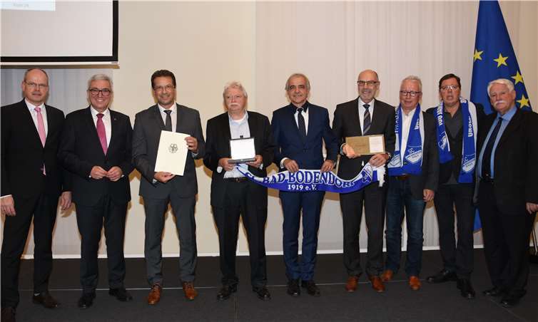 Gemeinsames Foto der SCB-Delegation mit Innen- und Sportminister Roger Lewentz (2. von links). Fotos:SC Bad Bodendorf 1919 e.V.