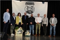 Gemeinsames Foto der Vereinsvorsitzenden mit Schirmherr Alexander Weber, dem Kre...